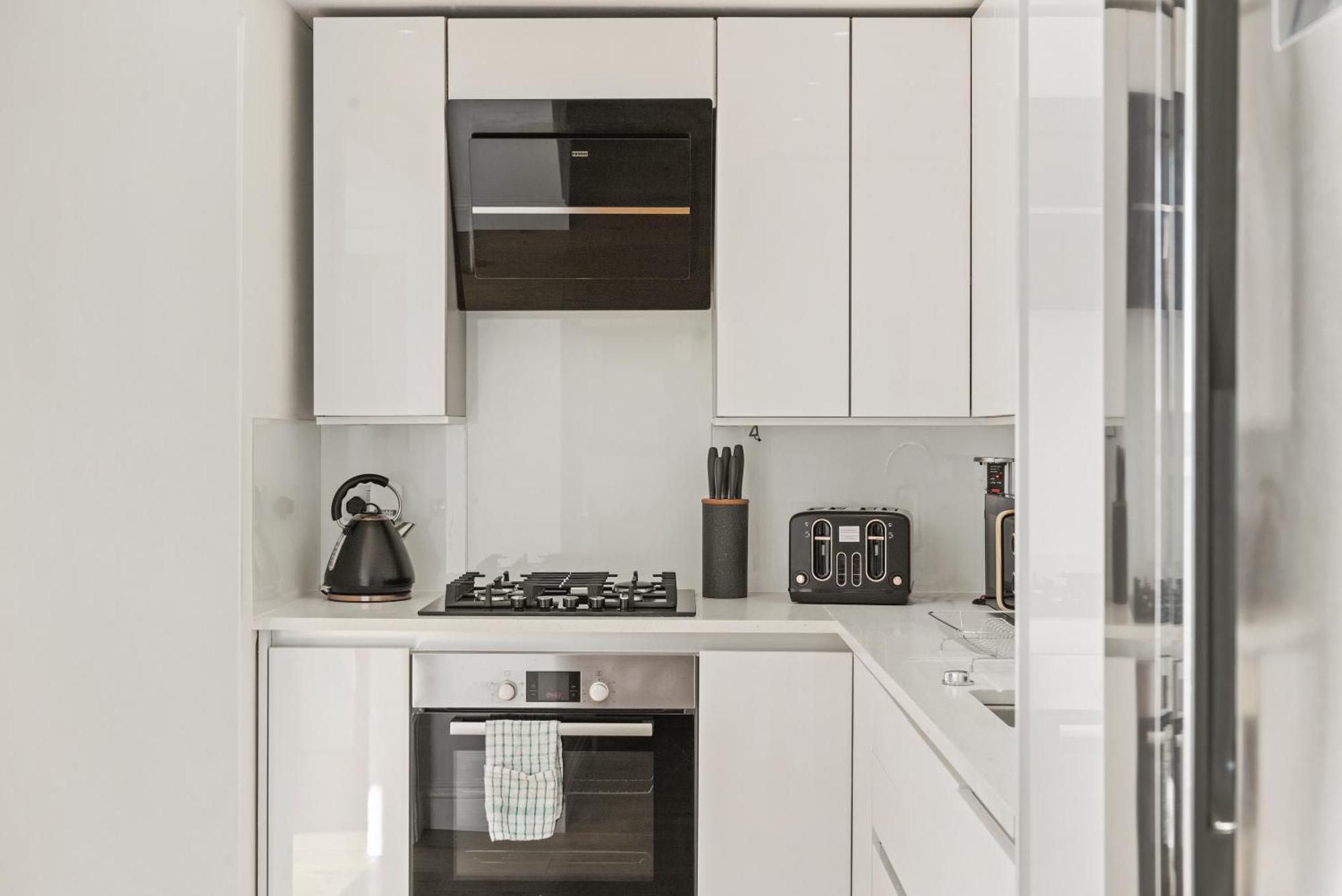 Monthly Stays! 2 Bedroom Short Term & Flexible Renting Canary Wharf With Free Parking Appartement
