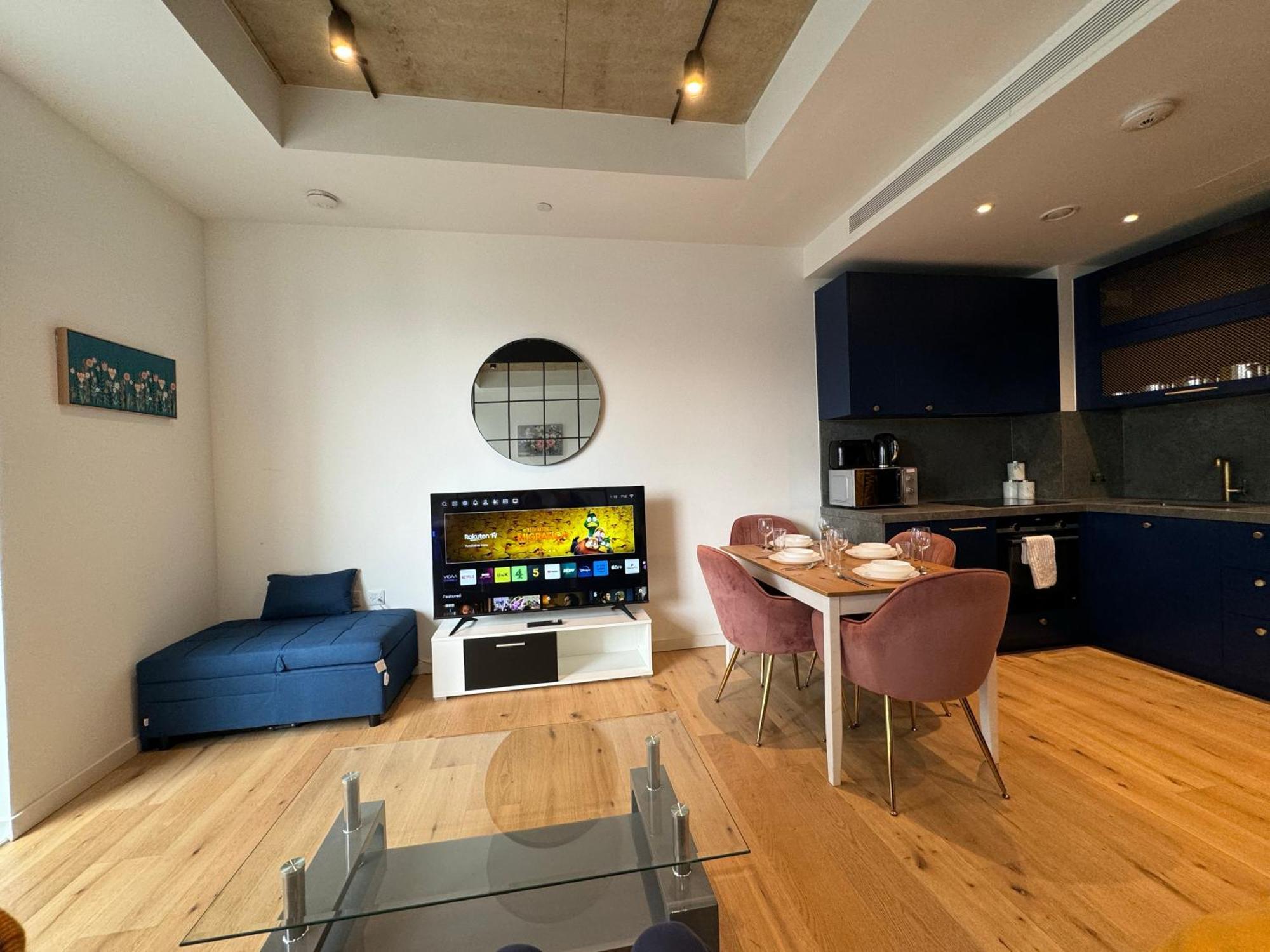 Luxury Flat With Balcony, River View, O2 Arena, Excel, Canary Wharf, Station Apartamento *