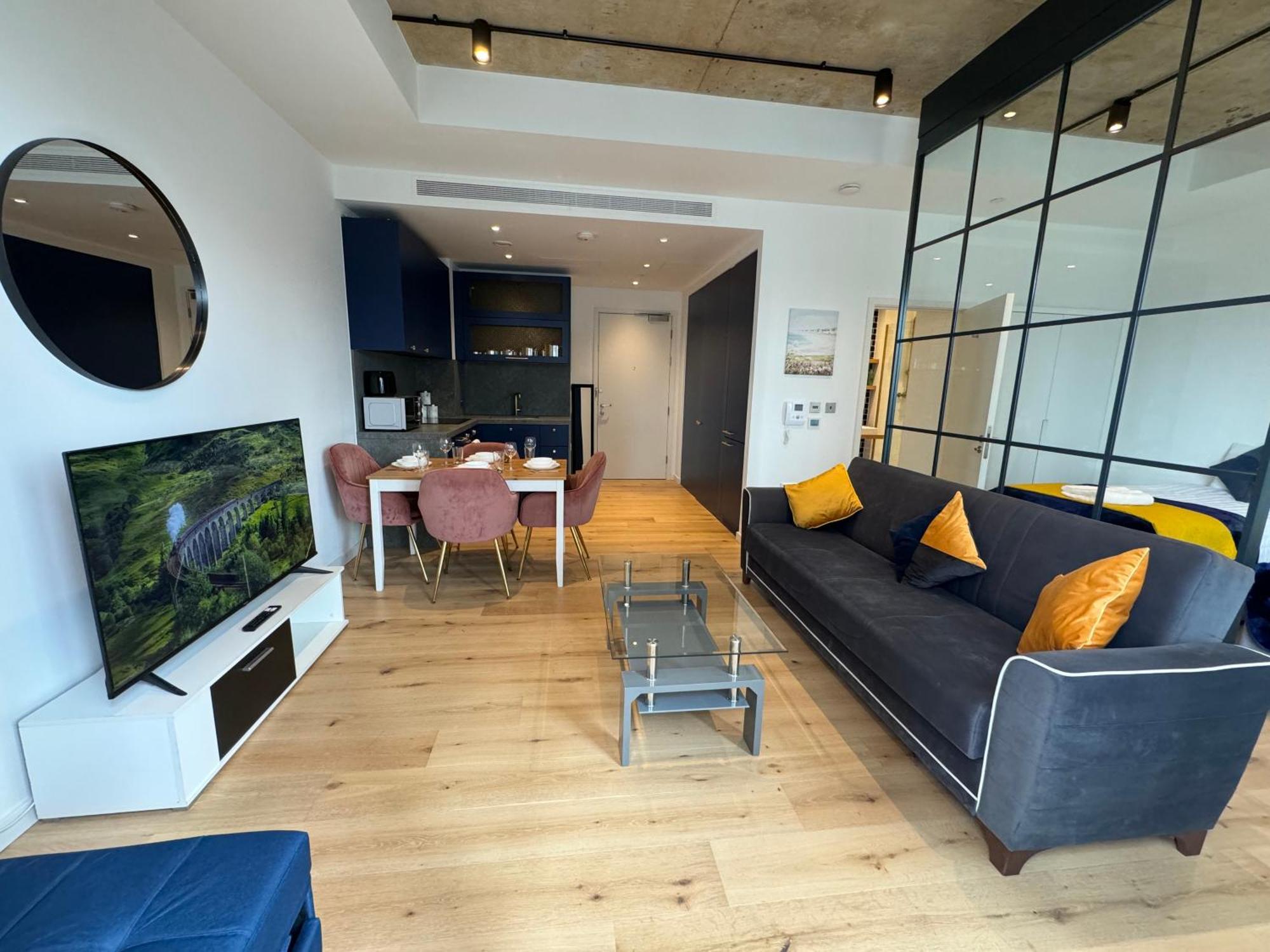 Luxury Flat With Balcony, River View, O2 Arena, Excel, Canary Wharf, Station Londres
