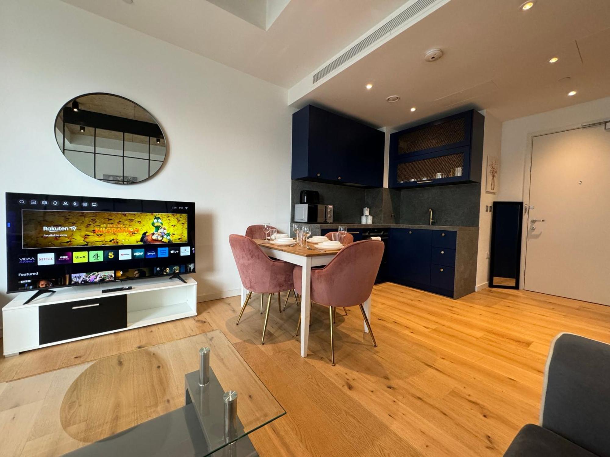 Luxury Flat With Balcony, River View, O2 Arena, Excel, Canary Wharf, Station * Londres