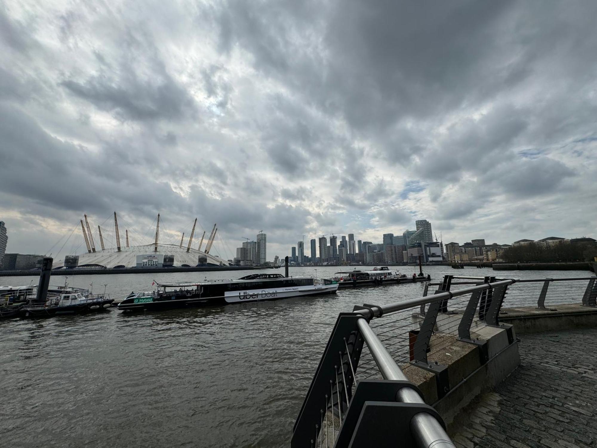 Luxury Flat With Balcony, River View, O2 Arena, Excel, Canary Wharf, Station Apartamento