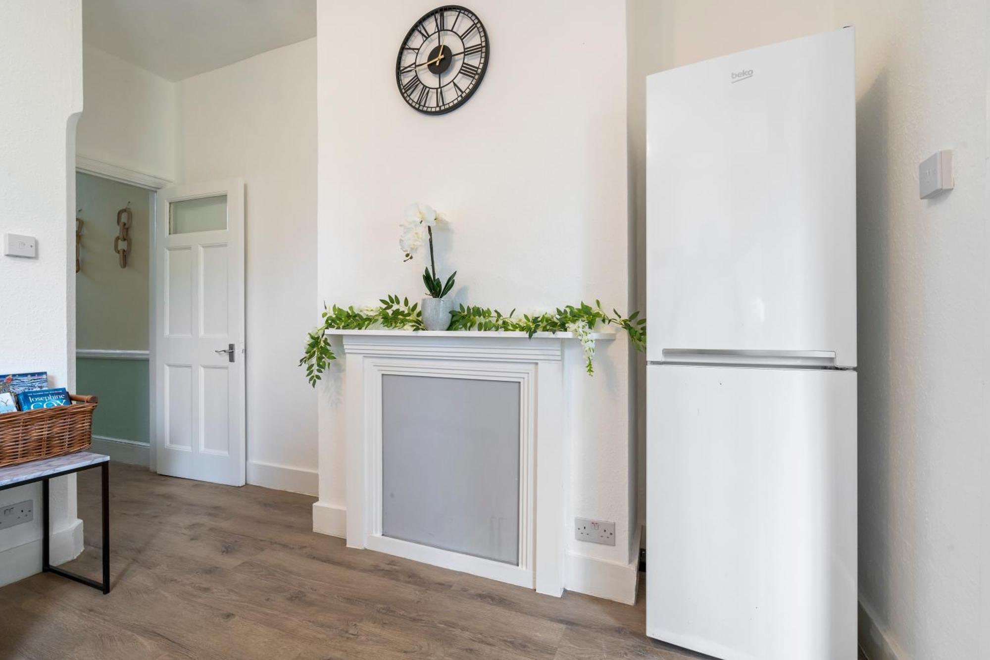 Modern 3 Bedroom In Wimbeldon Park *