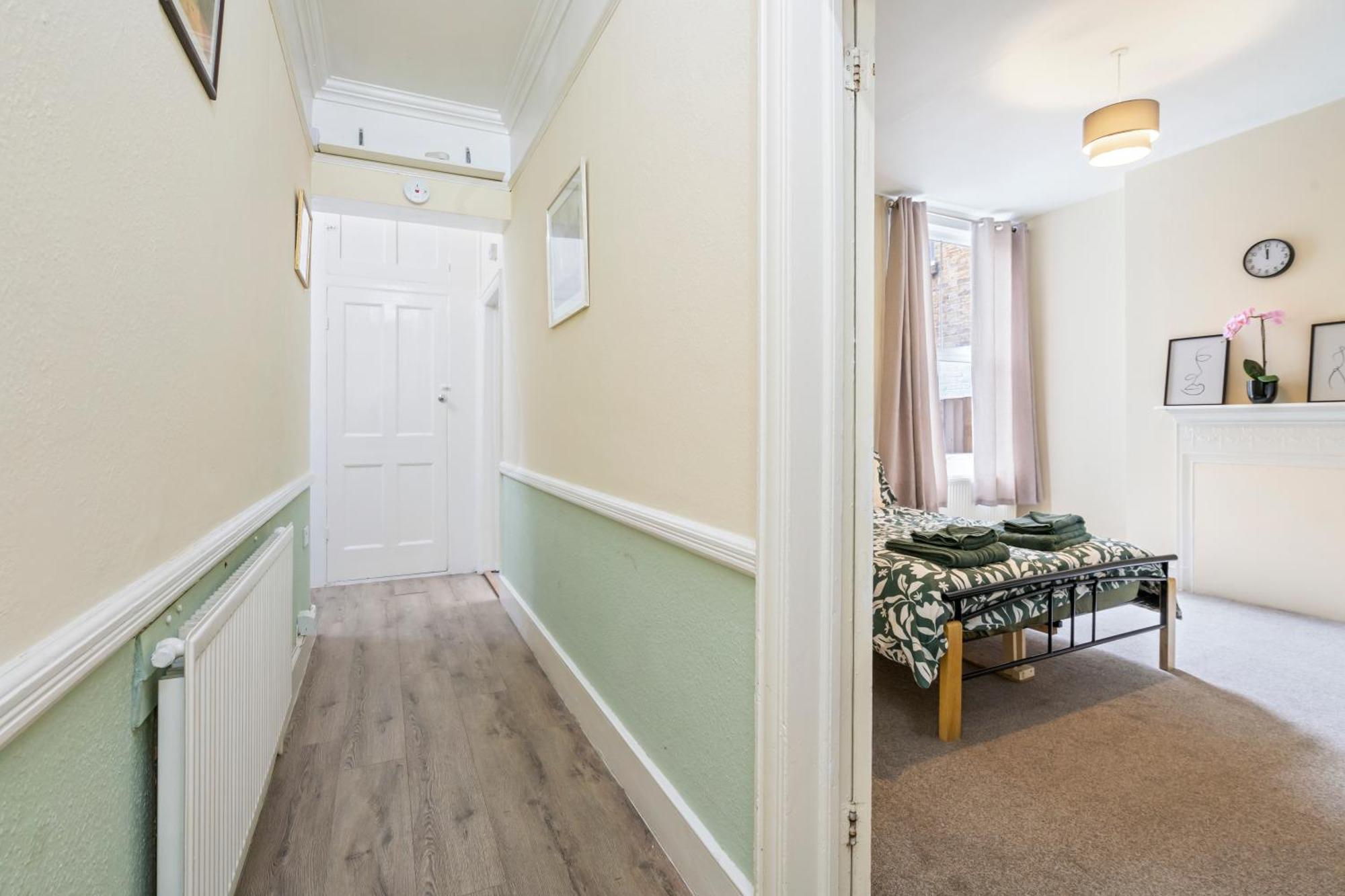 Modern 3 Bedroom In Wimbeldon Park Apartamento