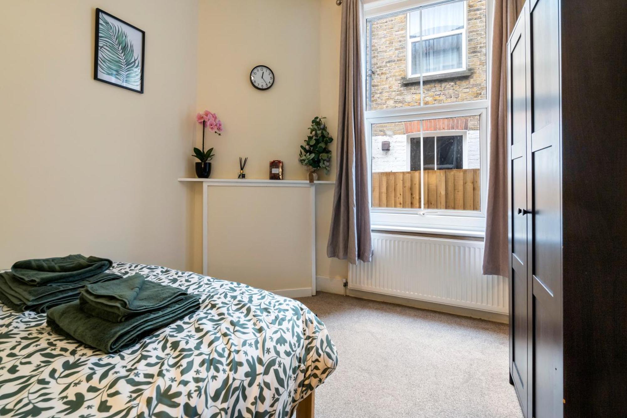 Modern 3 Bedroom In Wimbeldon Park *