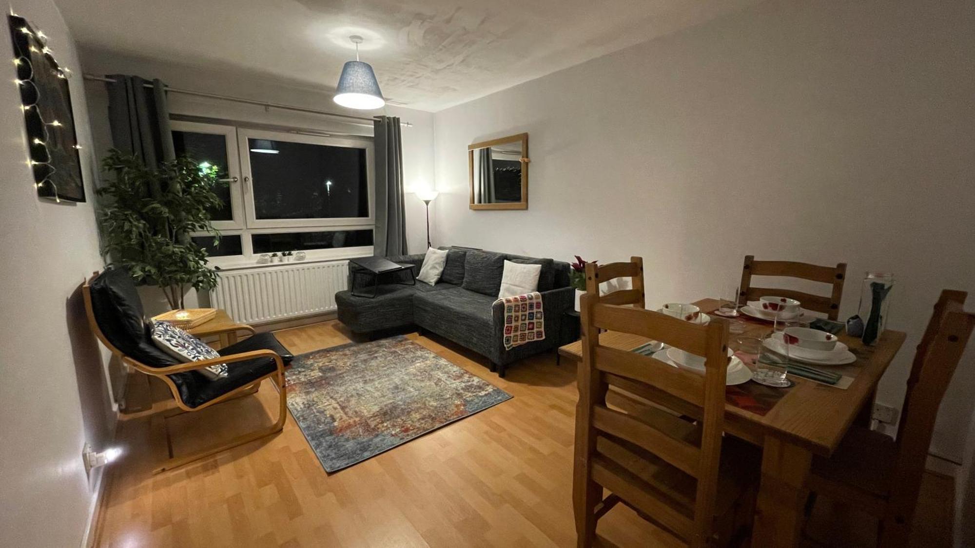Apartment Cosy Flat For 4, Family Friendly, Private Parking, Close To *