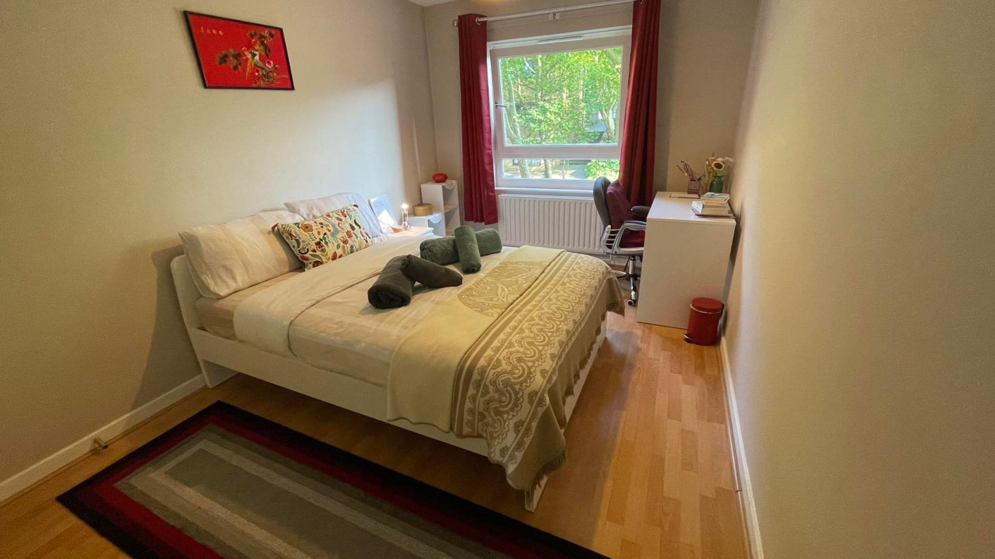 Cosy Flat For 4, Family Friendly, Private Parking, Close To Londen