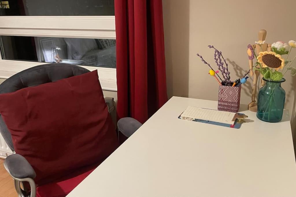 Cosy Flat For 4, Family Friendly, Private Parking, Close To Appartement *
