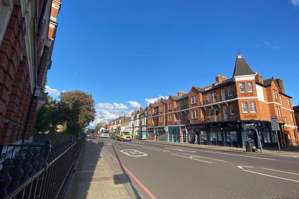 Cosy Flat For 4, Family Friendly, Private Parking, Close To Appartement *