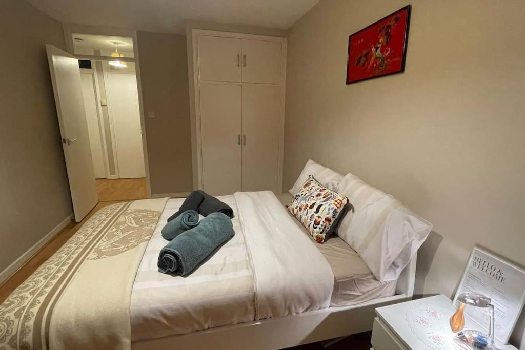Appartement Cosy Flat For 4, Family Friendly, Private Parking, Close To *