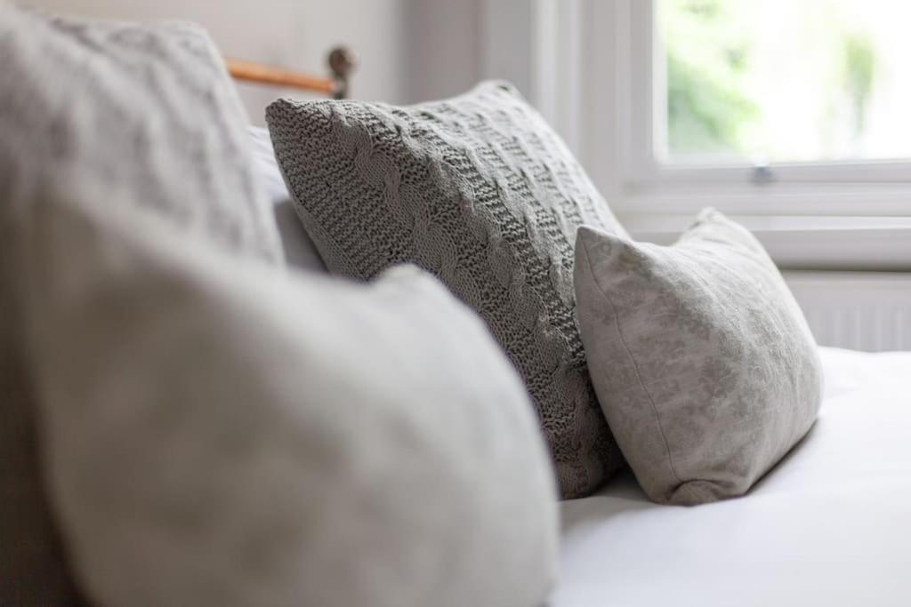 Prime Location - Stylish In Barons Court Appartement
