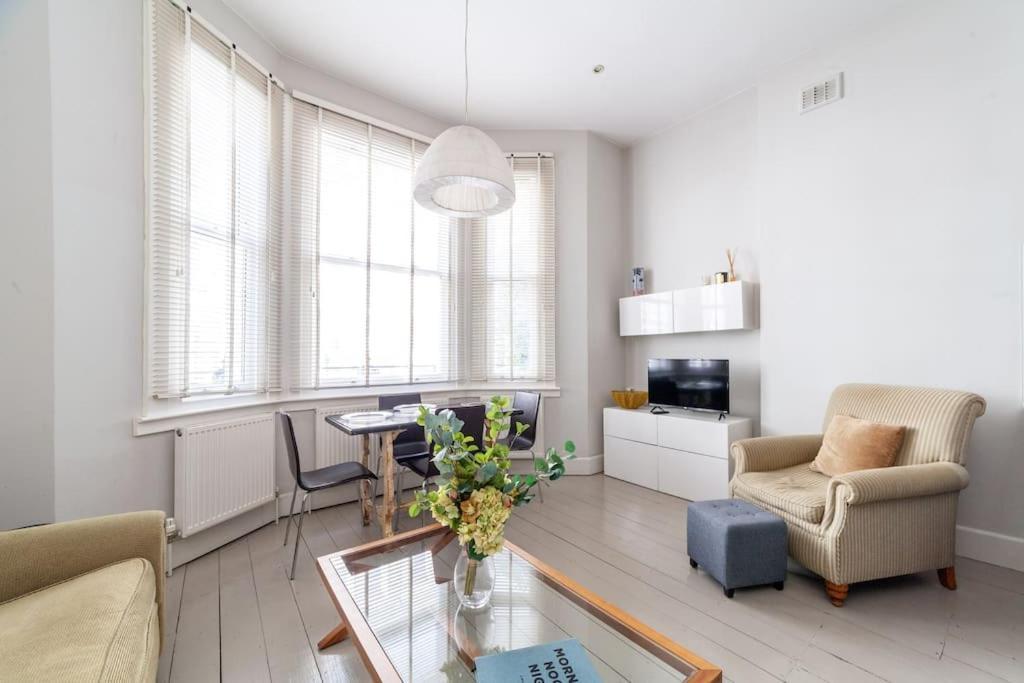 Prime Location - Stylish In Barons Court Appartement *