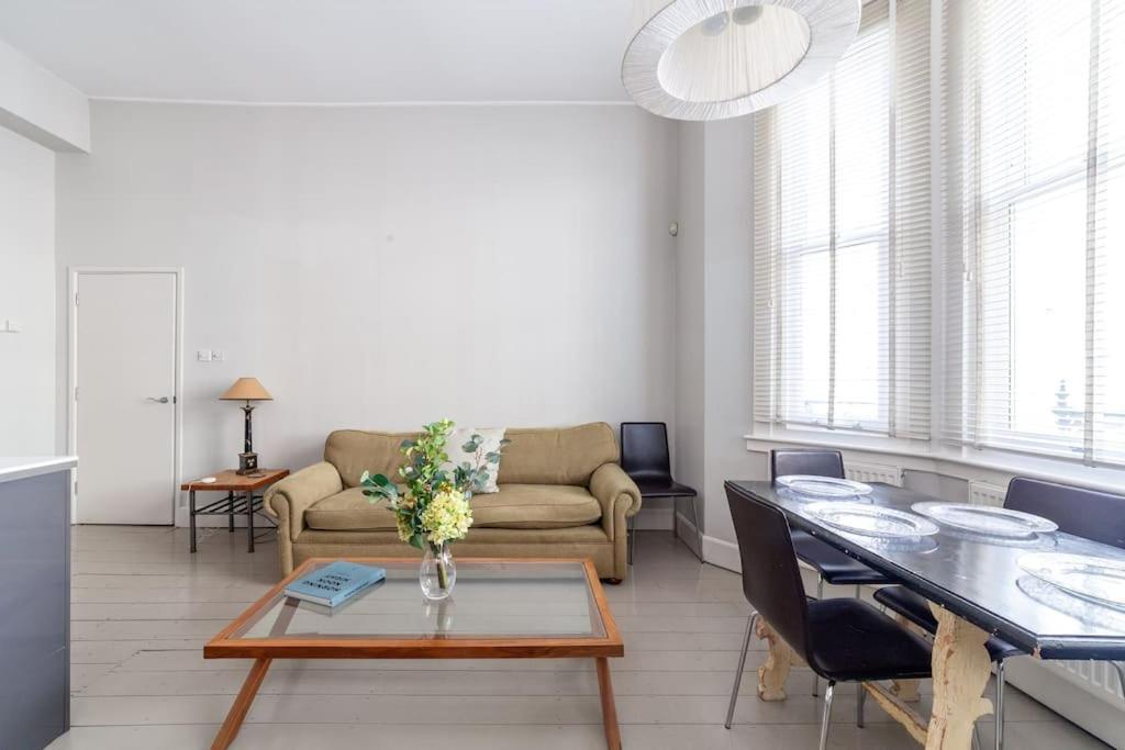 Prime Location - Stylish In Barons Court Appartement *