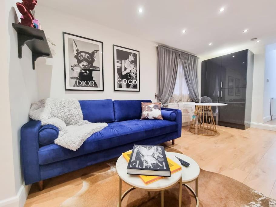 Stylish And Cosy 2 In W Private Parking