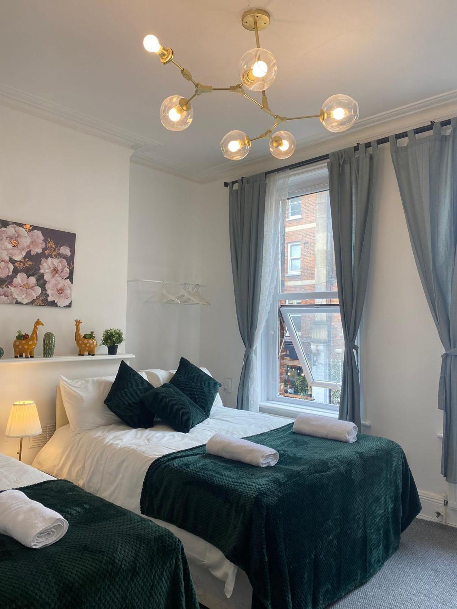 Russell Square Private * London