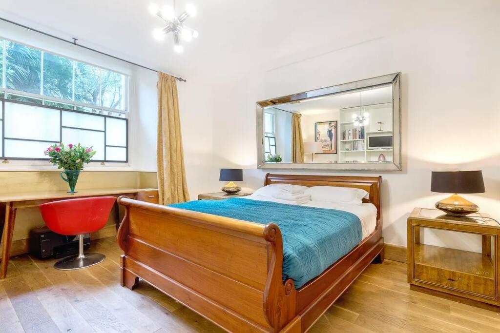 Eclectic Family In The Heart Of Notting Hill London