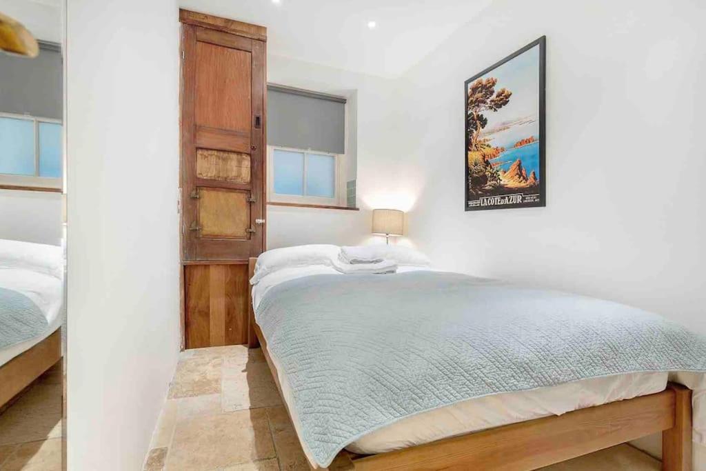 Eclectic Family In The Heart Of Notting Hill Apartment *
