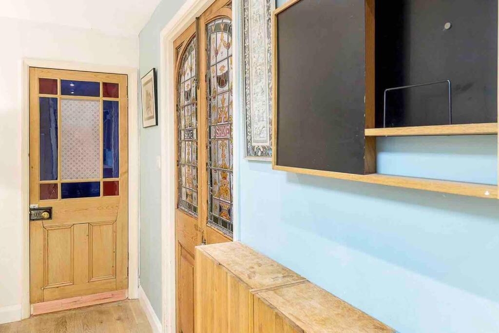 Eclectic Family In The Heart Of Notting Hill Londres