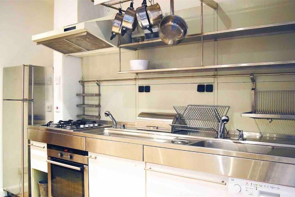 Eclectic Family In The Heart Of Notting Hill * London