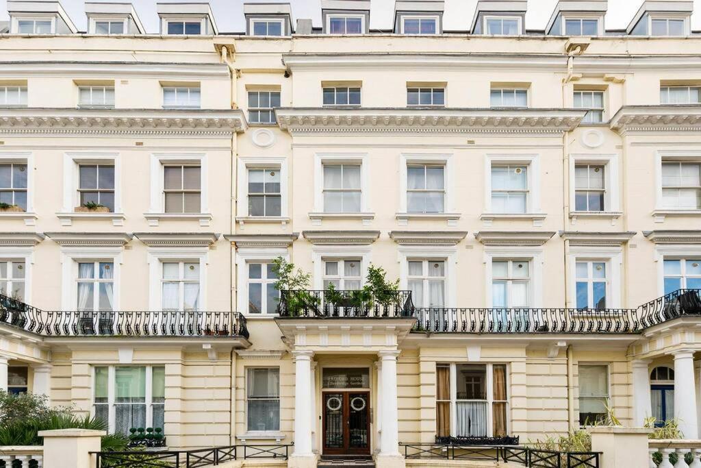 Eclectic Family In The Heart Of Notting Hill Apartment London