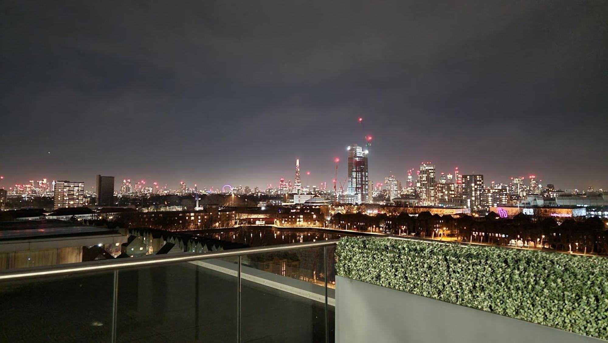 Riverside 1br With Easy Transport 20min To Centre Appartement Londen