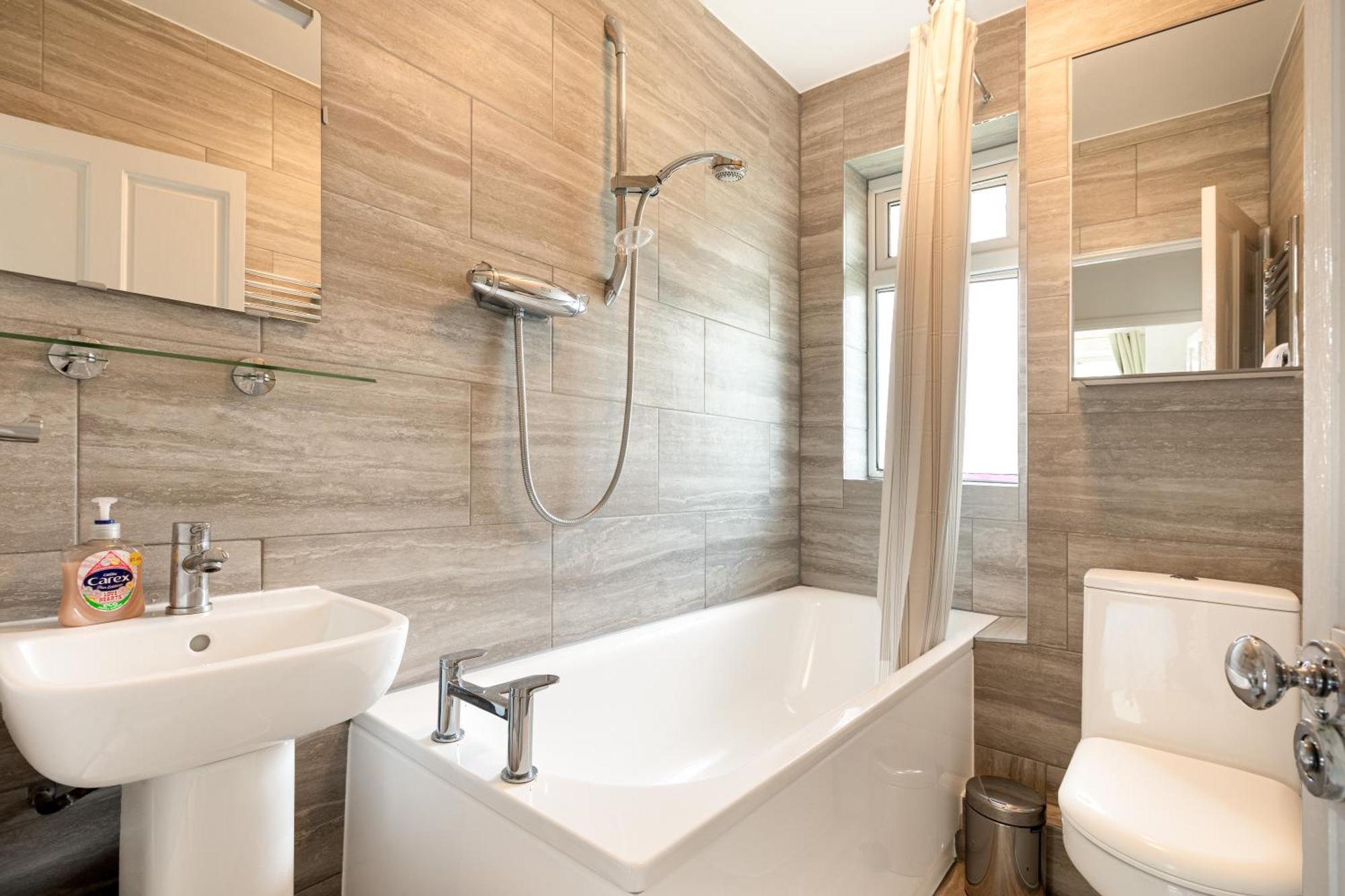 Renovated 2-storey 2br Wgarden Near Angel St * Londres