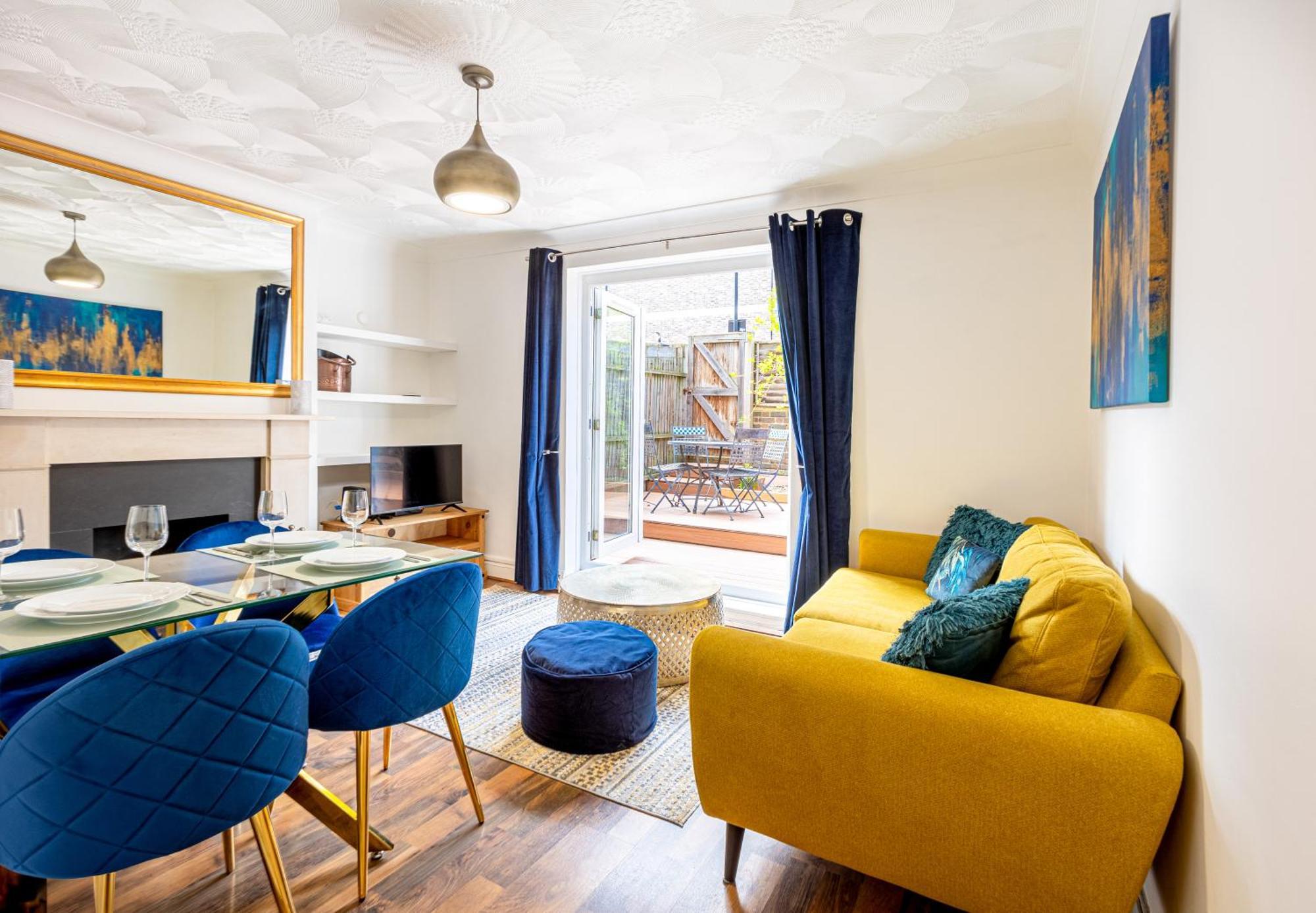Renovated 2-storey 2br Wgarden Near Angel St Appartement *