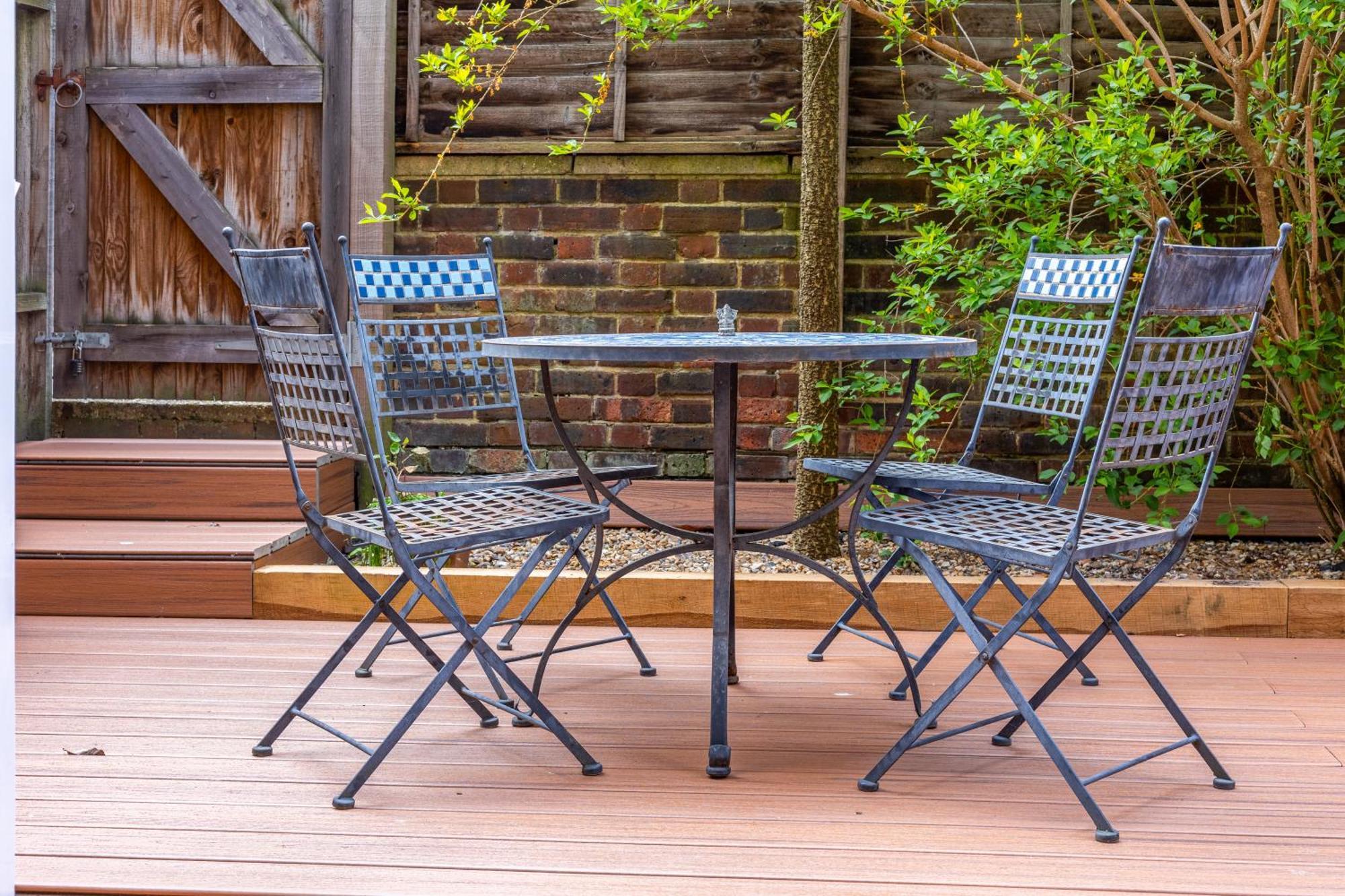 Renovated 2-storey 2br Wgarden Near Angel St * Londres