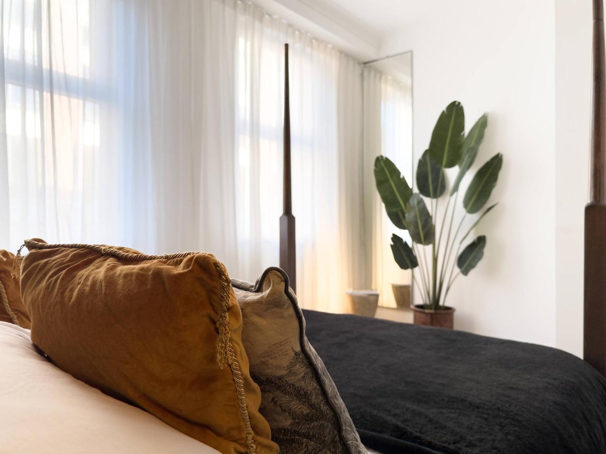 Appartement Tranquil Oasis W 100inch Cinema & Hammock, By The Design Traveller Londres
