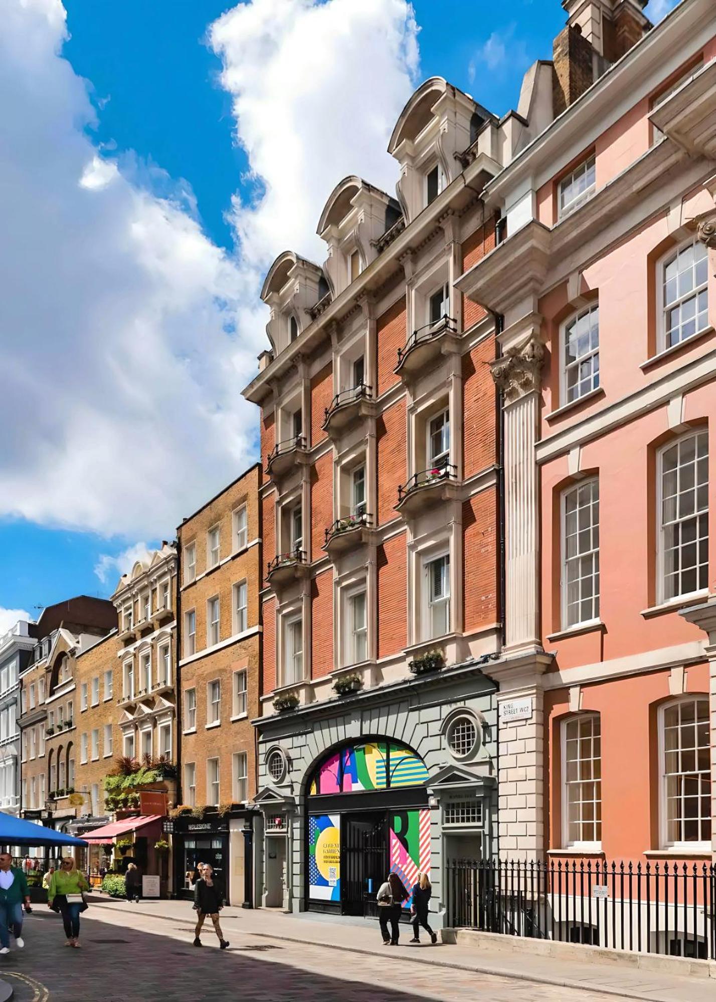 Welcome - At The Piazza! * Londres
