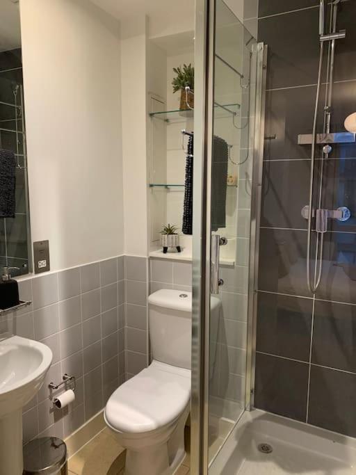 2 Bed Apt, Hoxton, Canal Views * Londres