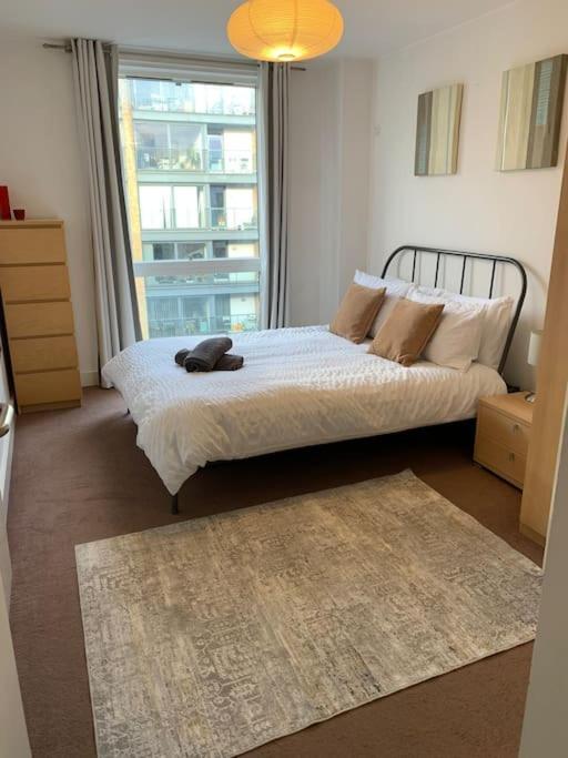 2 Bed Apt, Hoxton, Canal Views * Londres