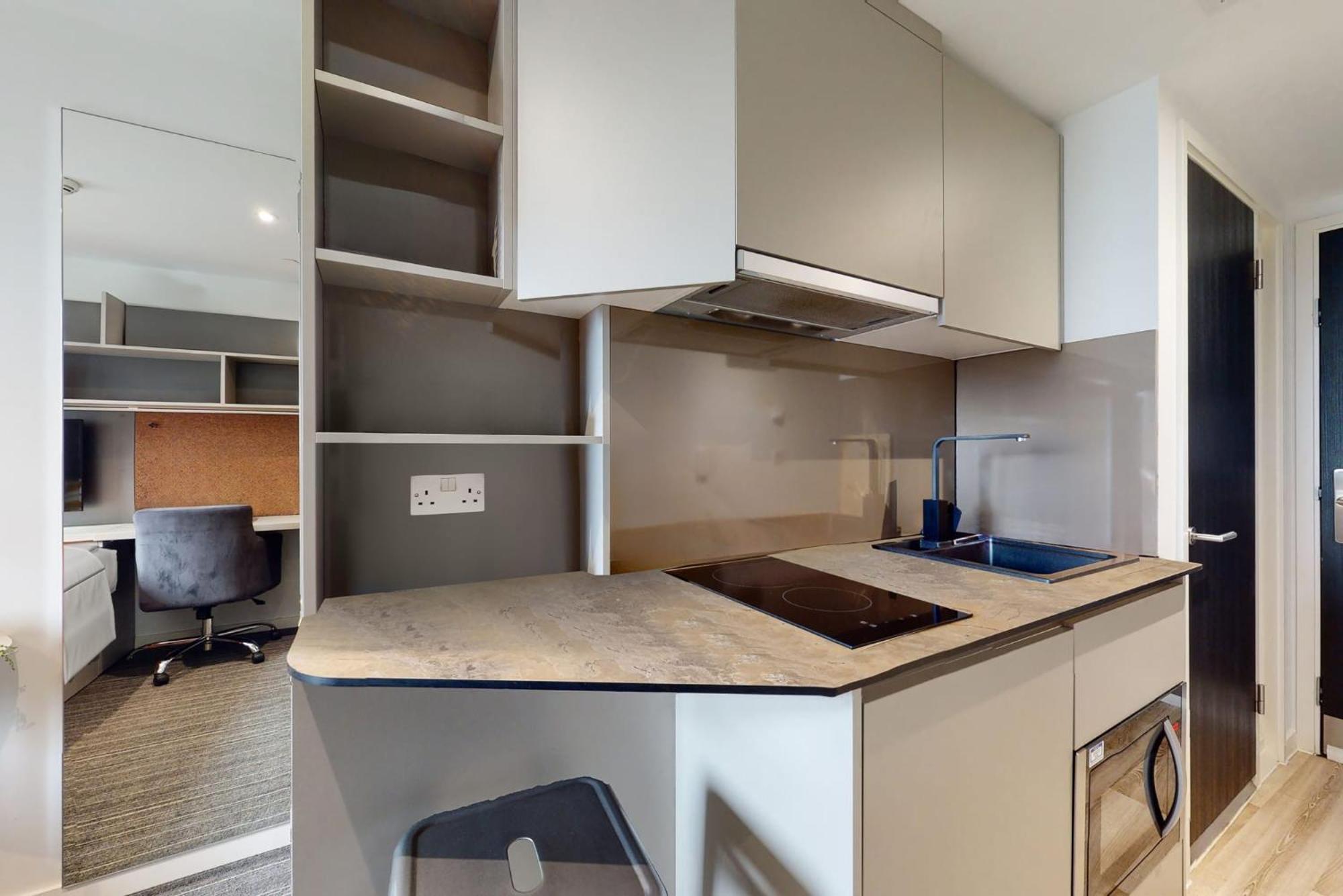 And Ensuite Bedrooms With Shared Kitchen At Chapter Ealing Right Next To North Acton Tube Station *