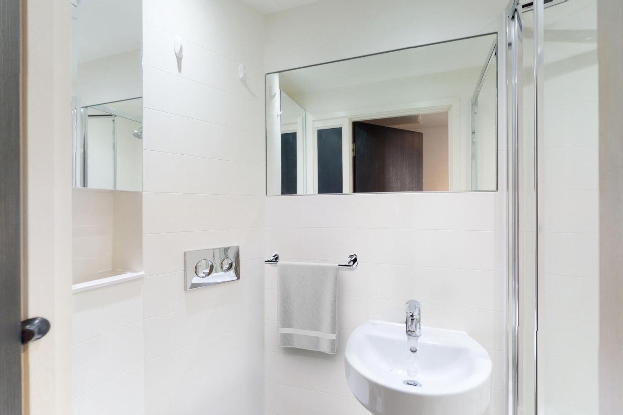 Apartamento And Ensuite Bedrooms With Shared Kitchen At Chapter Ealing Right Next To North Acton Tube Station *