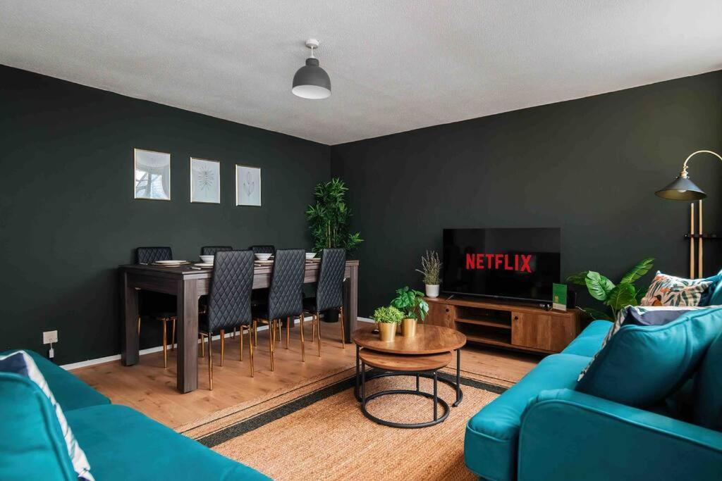 Contractor Base With Pool Table