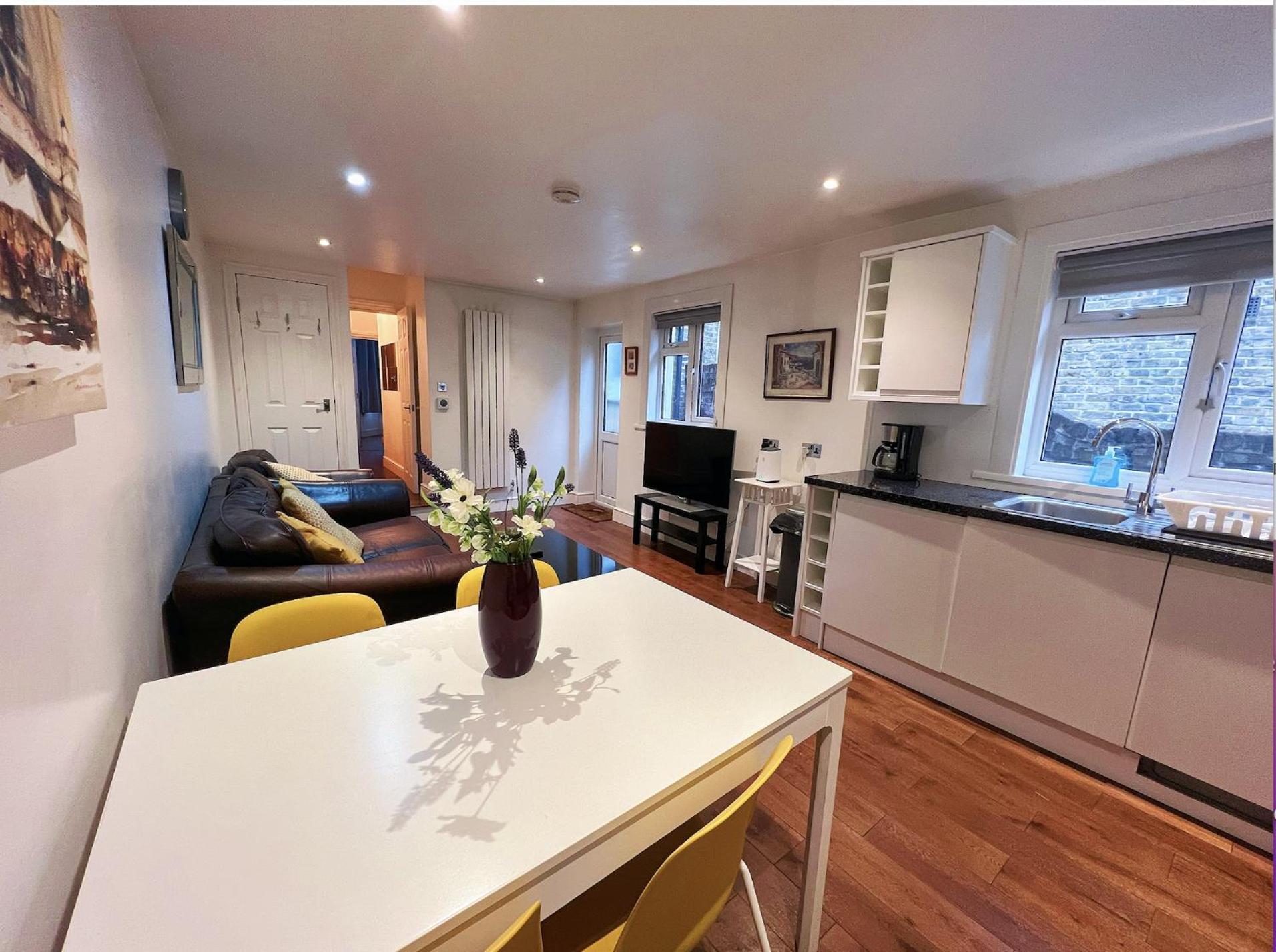 Lovely 2 Bedroom Garden Flat In * Londres