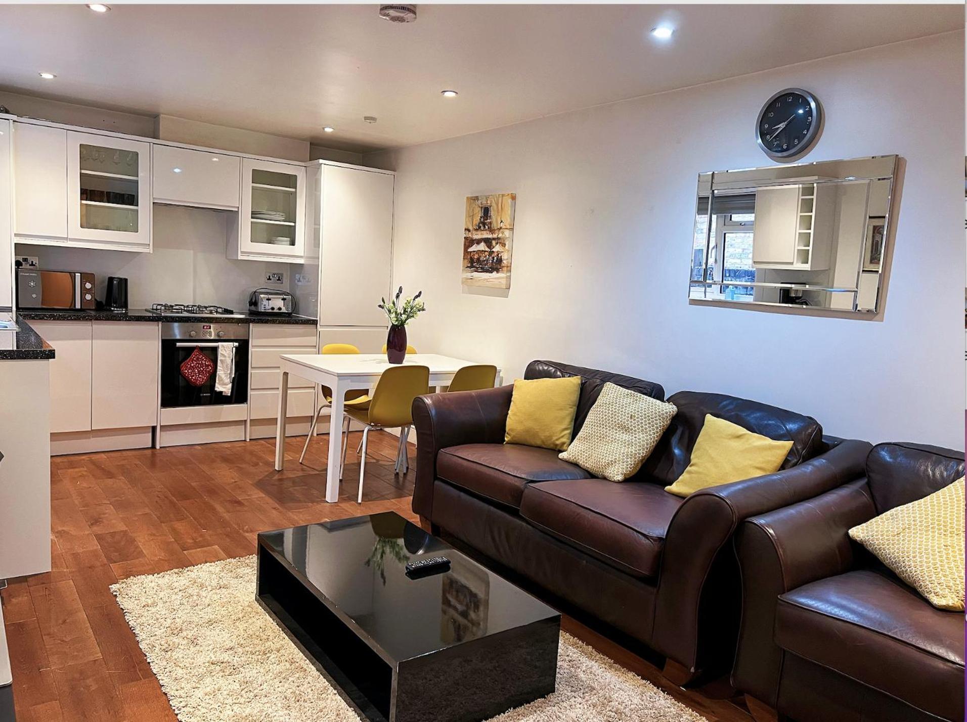 Lovely 2 Bedroom Garden Flat In Apartamento Londres