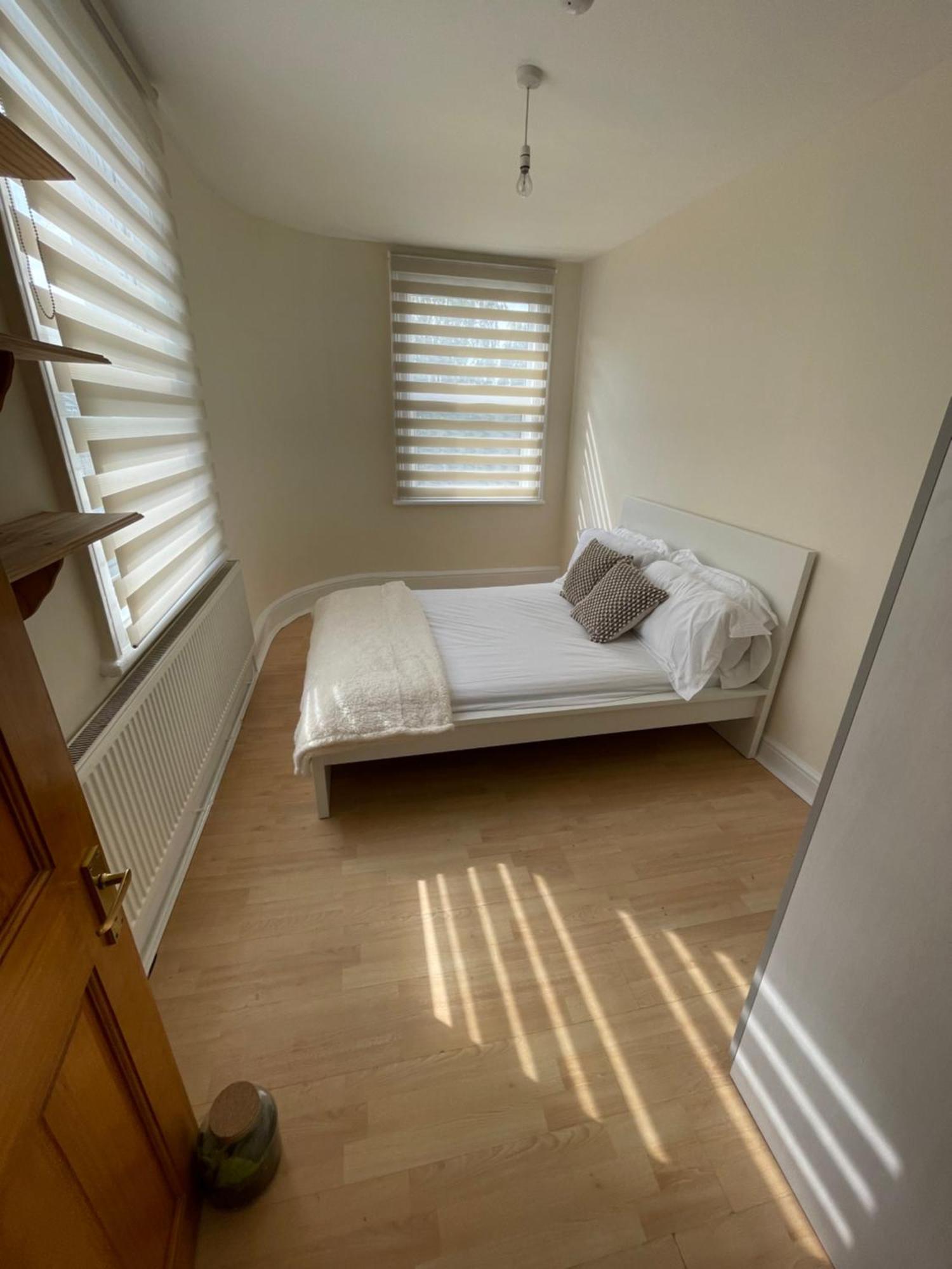 Casa de férias Entire 3 Bedroom - Minutes To Emirates Stadium!