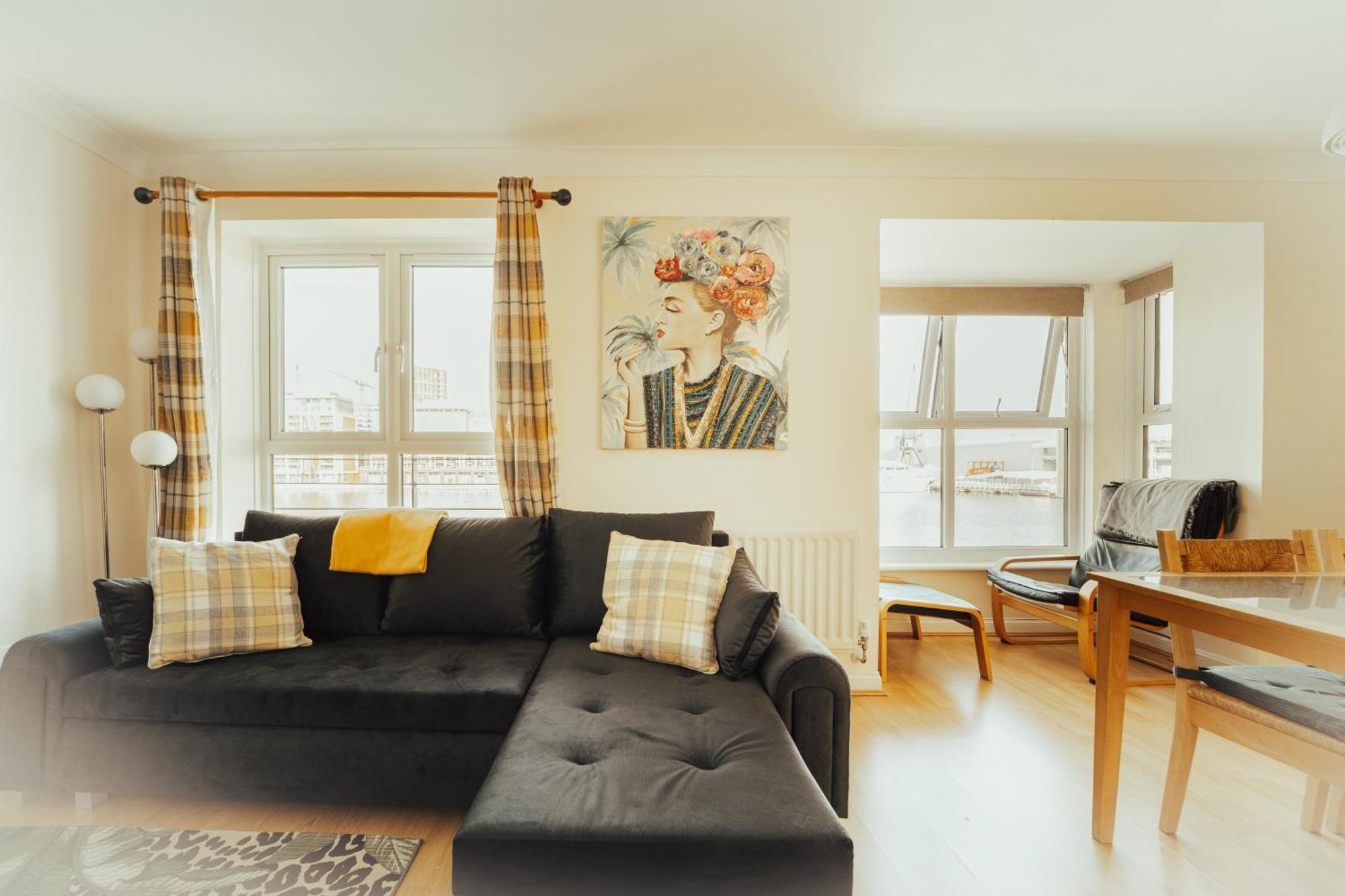 Apartamento Luxury Riverview 2bed Apt- 5 Mins From Excel London, Canary Wharf, 02 Arena - Free Parking - Playstation 4 Provided *