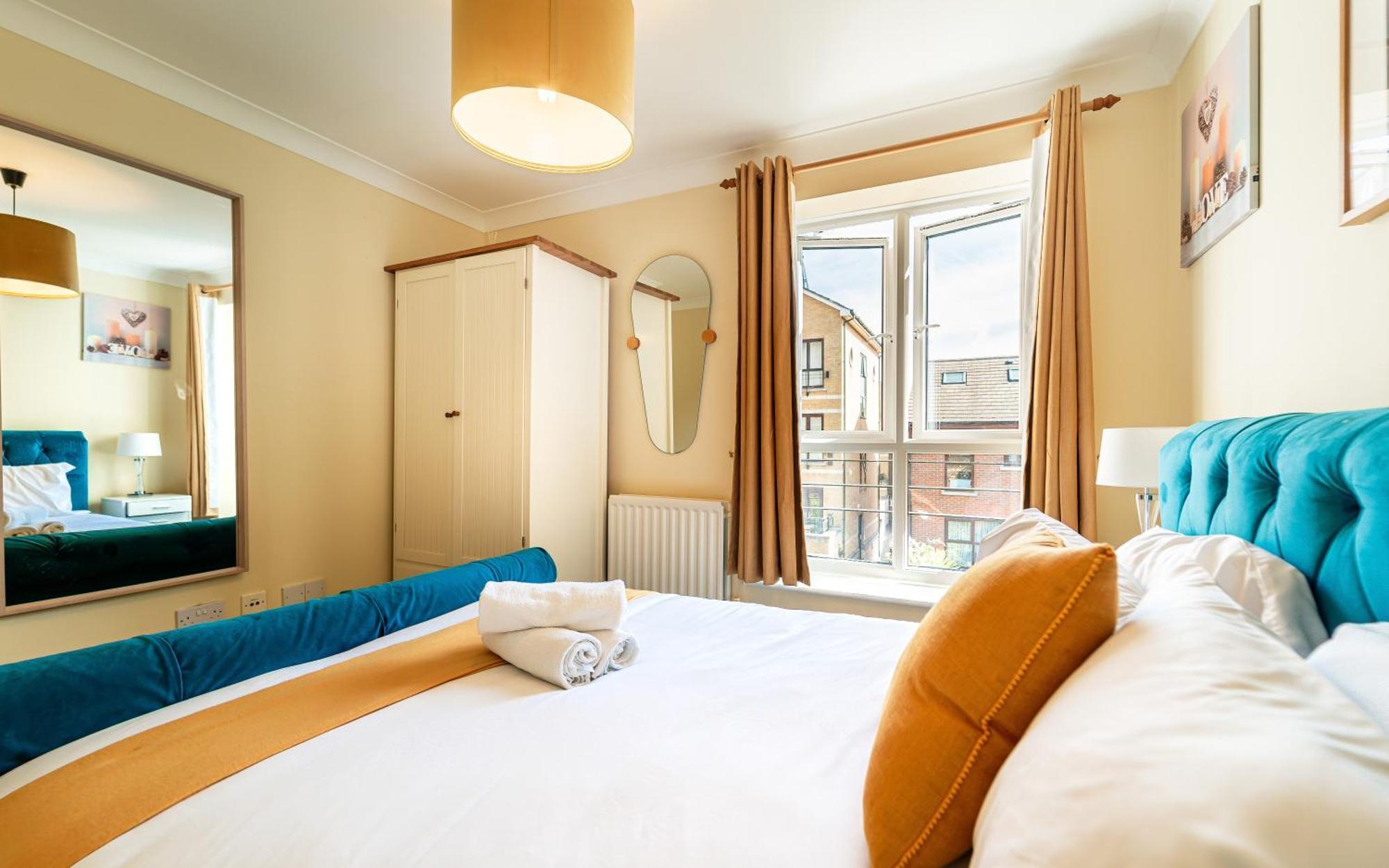 Luxury Riverview 2bed Apt- 5 Mins From Excel London, Canary Wharf, 02 Arena - Free Parking - Playstation 4 Provided * Londres