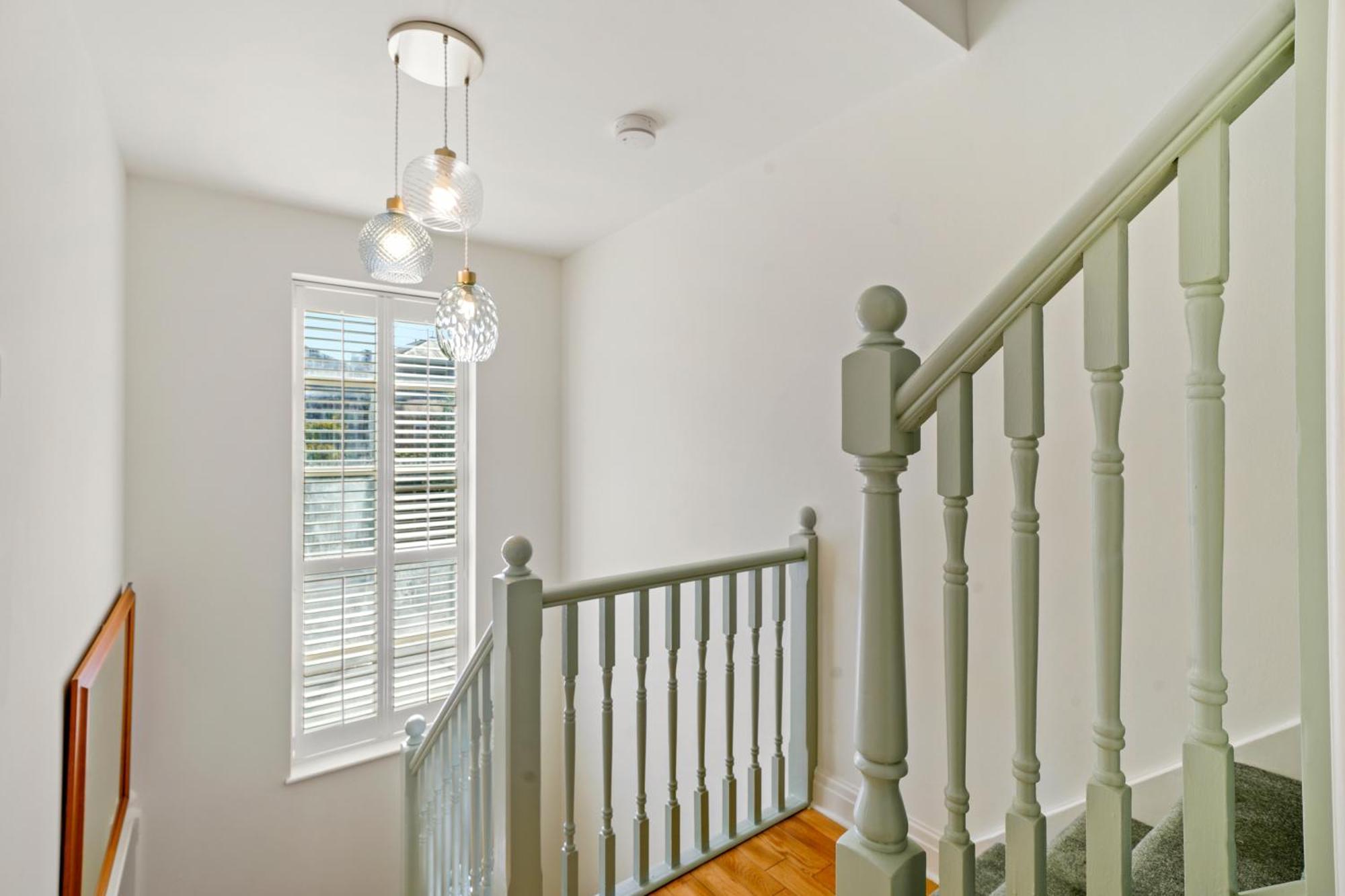 3 Bedroom Mews - Clapham Common - Free Private Parking - Sleeps 5 - Newly Refurbished - Sweetpea & Pillow * Londen