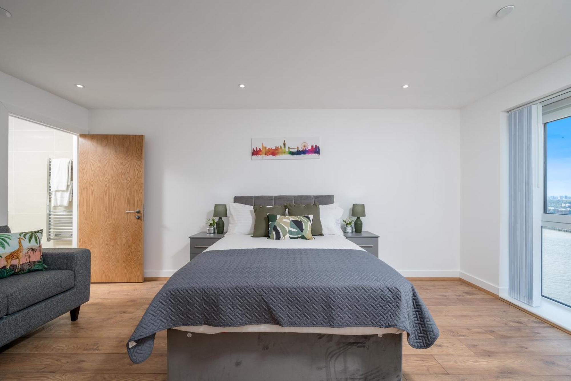 Skyvillion - River Thames Floor By Woolwich Ferry, Mins To Excel, O2 Arena , Airport With Parking *