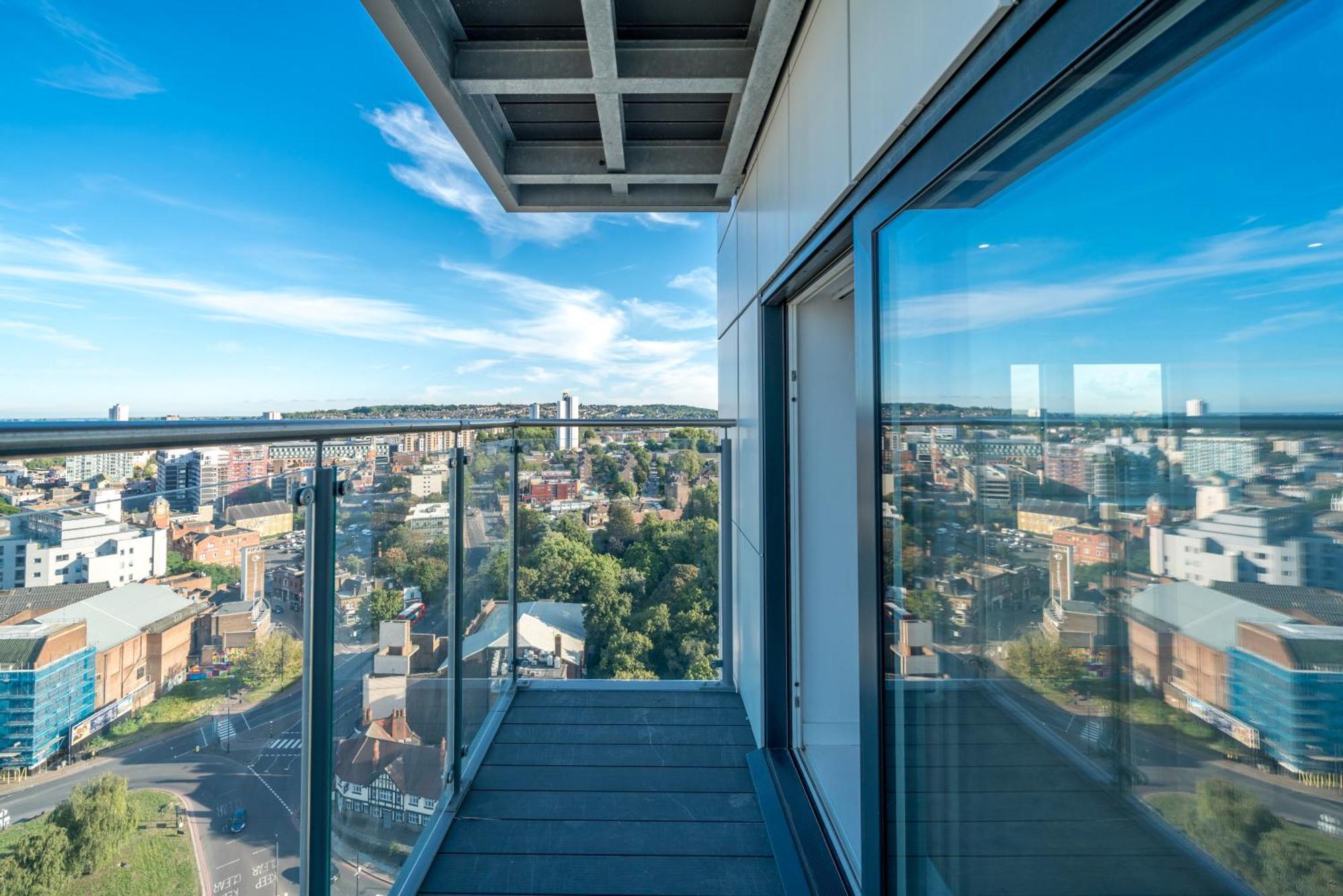 Apartamento Skyvillion - River Thames Floor By Woolwich Ferry, Mins To Excel, O2 Arena , Airport With Parking *
