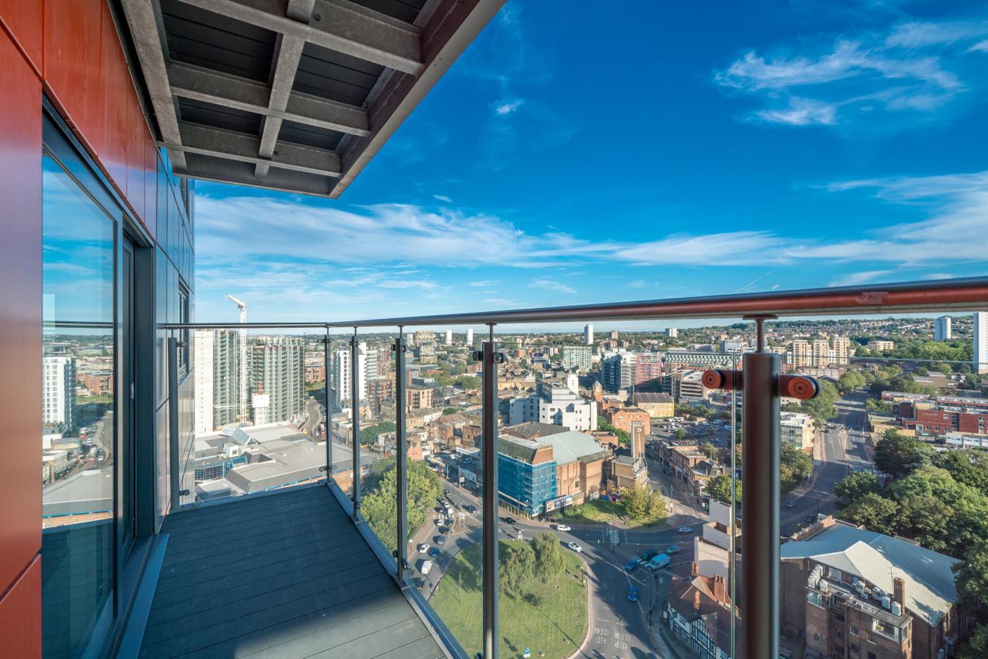 Skyvillion - River Thames Floor By Woolwich Ferry, Mins To Excel, O2 Arena , Airport With Parking
