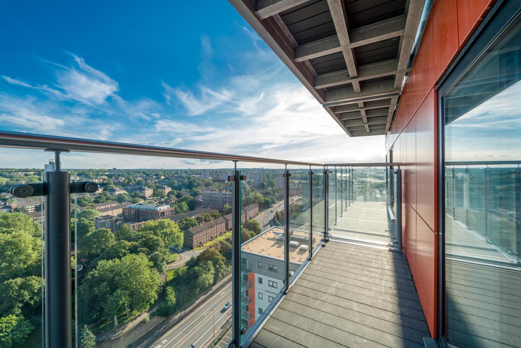 Skyvillion - River Thames Floor By Woolwich Ferry, Mins To Excel, O2 Arena , Airport With Parking Apartamento *