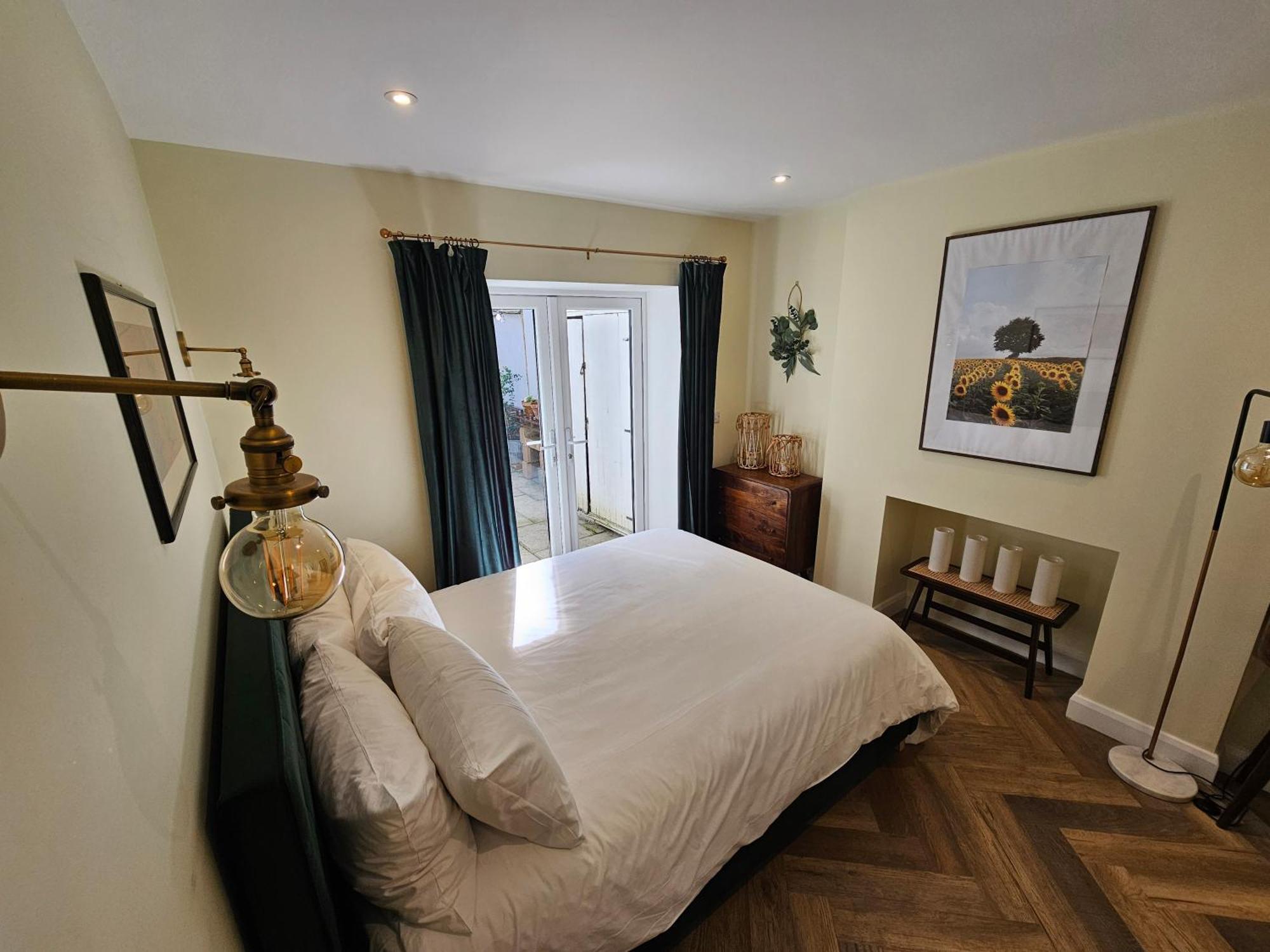 Spacious & Renovated 1-bed Garden Flat In Appartement Londres