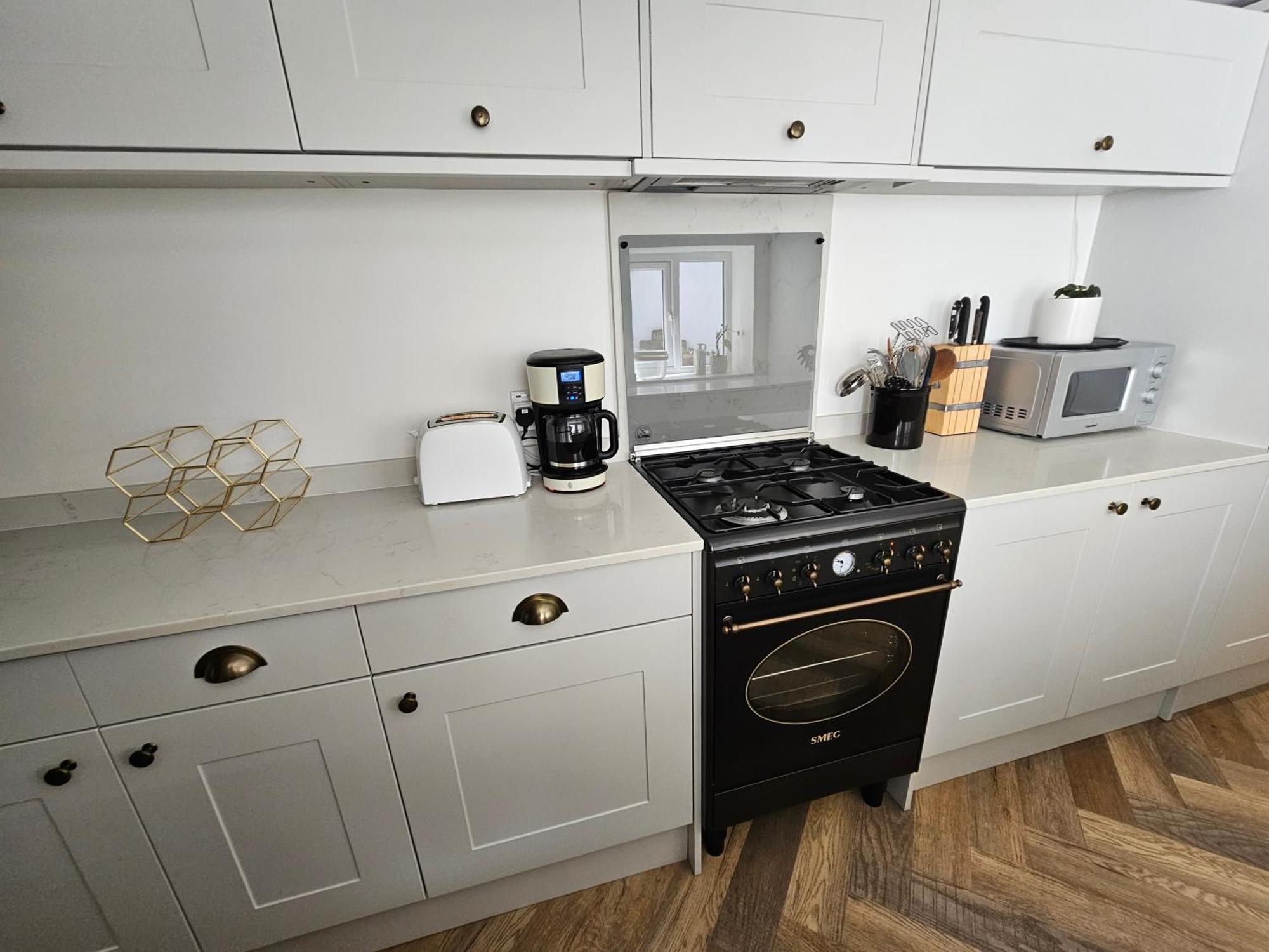 Spacious & Renovated 1-bed Garden Flat In Appartement Londres