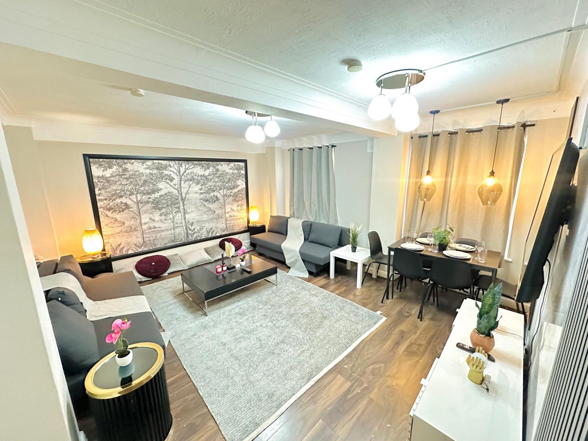 Hyde Park Comfortable Two Bedroom