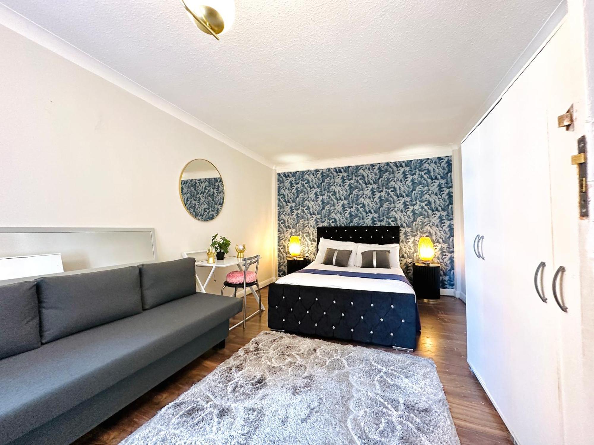 Hyde Park Comfortable Two Bedroom * London