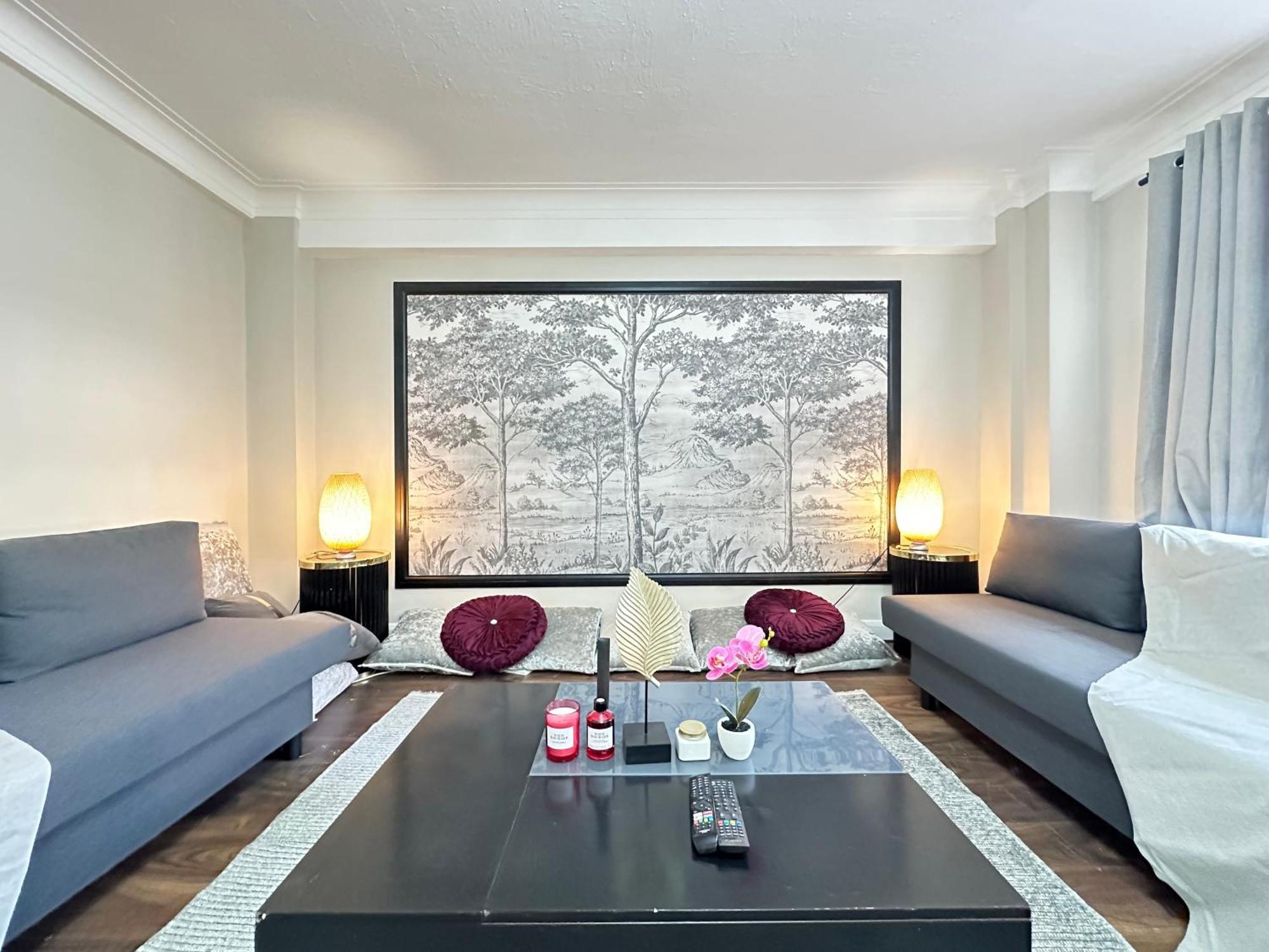 Hyde Park Comfortable Two Bedroom