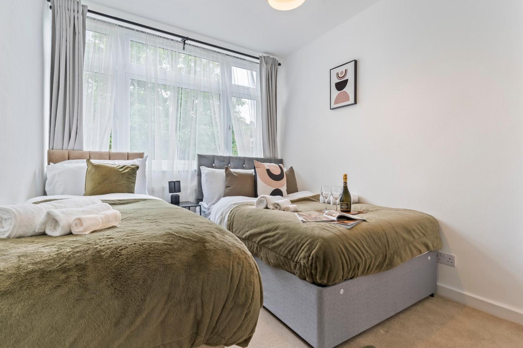 Elegant Next To Wembley Stadium Londen